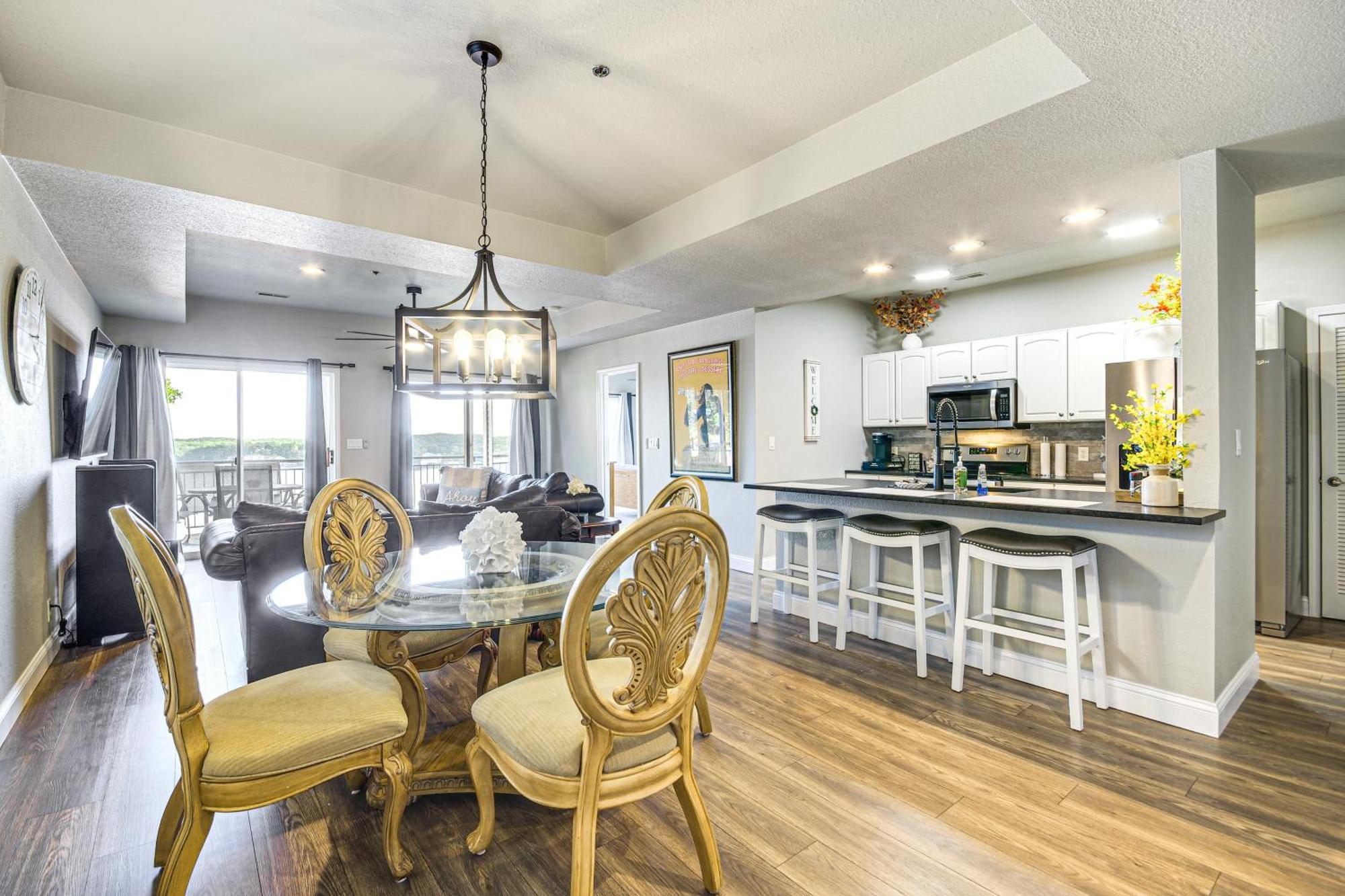 Waterfront Lake Ozark Condo With Deck And Pools Exterior foto