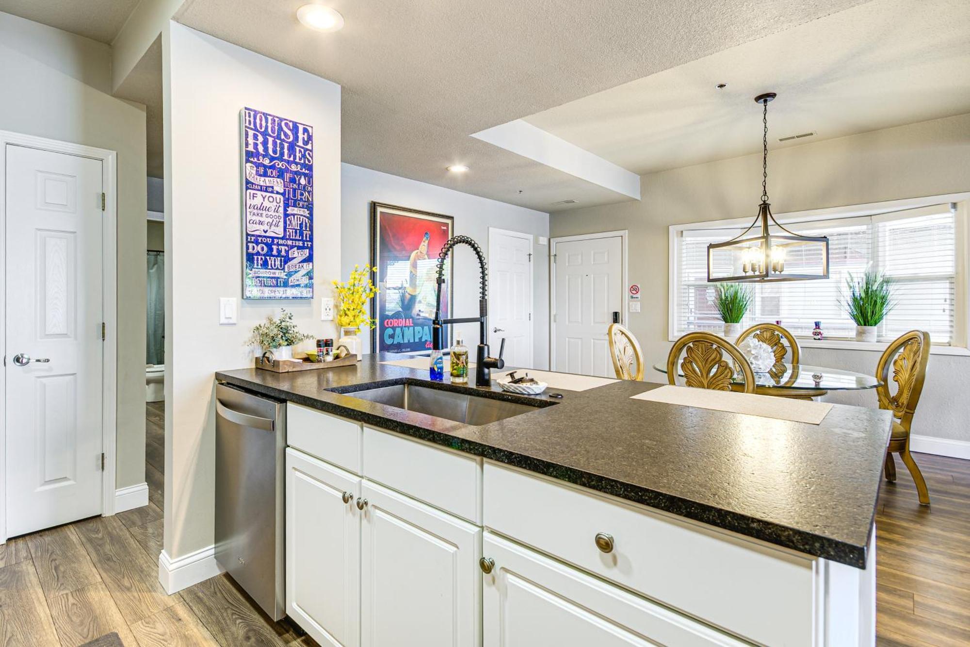Waterfront Lake Ozark Condo With Deck And Pools Exterior foto
